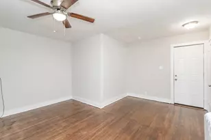 6949 S Paxton Ave, Chicago, IL 60649 - Photo 5