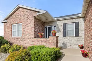 1 Arc St, Wenona, IL 61377 - Photo 3