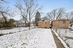 11709 S Peoria St, Chicago, IL 60643 - Photo 15