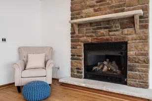 2501 Meadow View Ln, Rockford, IL 61102 - Photo 9