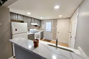 319 Meadow Green Ln, Round Lake Beach, IL 60073 - Photo 3