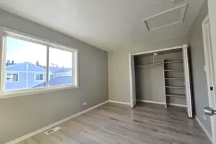 319 Meadow Green Ln, Round Lake Beach, IL 60073 - Photo 11