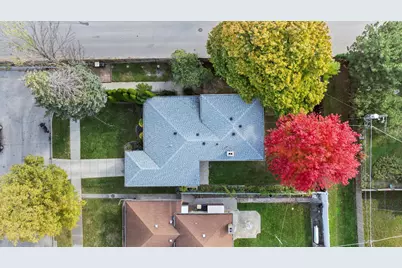 3801 W Sherwin Avenue, Lincolnwood, IL 60712 - Photo 25