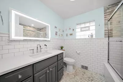 3801 W Sherwin Avenue, Lincolnwood, IL 60712 - Photo 13