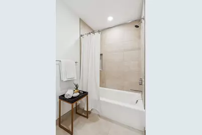 211 N Harbor Drive #406, Chicago, IL 60601 - Photo 19