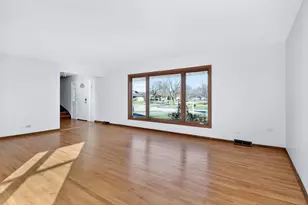 7006 Wilcox Ave, Darien, IL 60561 - Photo 3