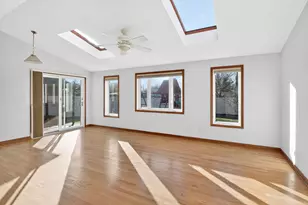 7006 Wilcox Ave, Darien, IL 60561 - Photo 11