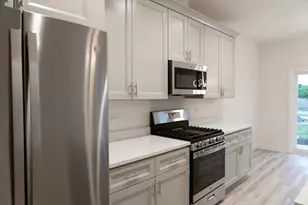 513 Amherst Dr, Sycamore, IL 60178 - Photo 13