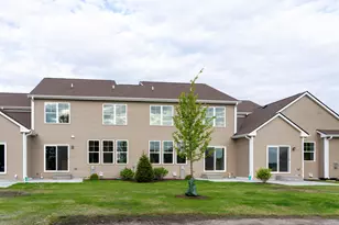 513 Amherst Dr, Sycamore, IL 60178 - Photo 29