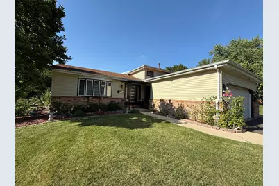 [Address not provided], Crystal Lake, IL 60012 - Photo 3