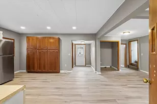 242 E Pine St, Paxton, IL 60957 - Photo 5