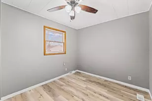 242 E Pine St, Paxton, IL 60957 - Photo 15