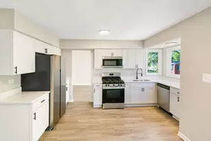 19520 Lake Lynwood Dr, Lynwood, IL 60411 - Photo 7