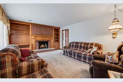 313 N Raven Road, Shorewood, IL 60404 - Photo 3