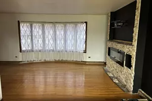 838 E 163rd Pl, South Holland, IL 60473 - Photo 3