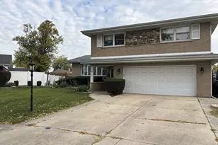 838 E 163rd Pl, South Holland, IL 60473 - Photo 1