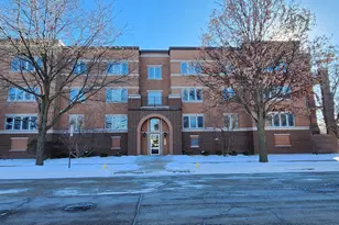 911 Busse Hwy, Park Ridge, IL 60068 - Photo 1