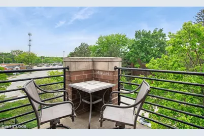 911 Busse Highway #302, Park Ridge, IL 60068 - Photo 15