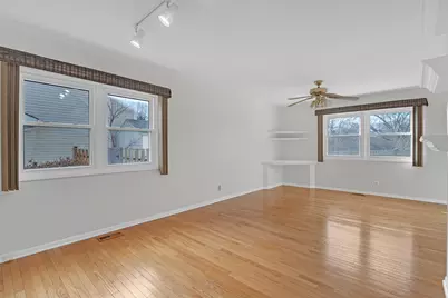 5370 Sequoia Court, Gurnee, IL 60031 - Photo 3