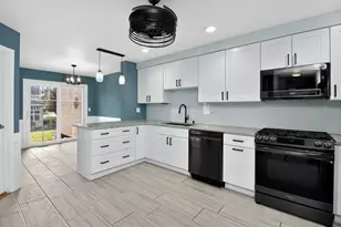 110 Harper Ln, Lemont, IL 60439 - Photo 5