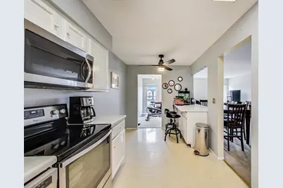 747 Garfield Avenue #C, Libertyville, IL 60048 - Photo 11