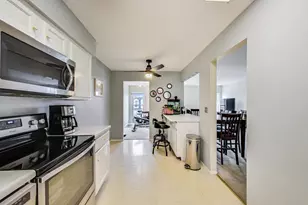 747 Garfield Ave, Libertyville, IL 60048 - Photo 11