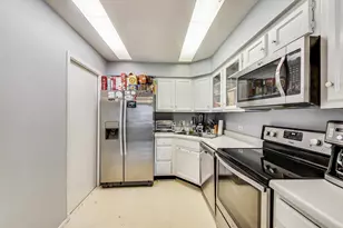 747 Garfield Ave, Libertyville, IL 60048 - Photo 9