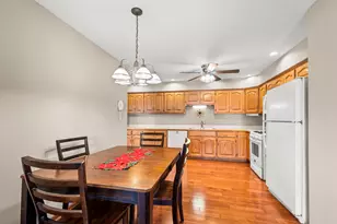 17330 Carlyle Ct, Tinley Park, IL 60487 - Photo 9