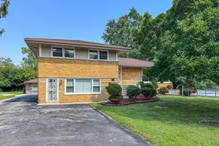 15831 Trumbull Ave, Markham, IL 60428 - Photo 1