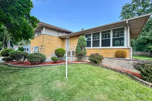 15831 Trumbull Ave, Markham, IL 60428 - Photo 3