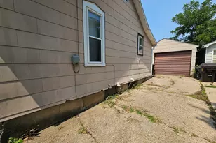 302 E Park St, Morrison, IL 61270 - Photo 15