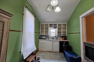 302 E Park St, Morrison, IL 61270 - Photo 9