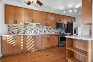 145 S York St, Elmhurst, IL 60126 - Photo 9