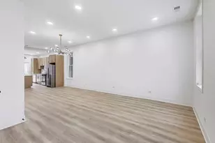 3445 W Walnut St, Chicago, IL 60624 - Photo 3