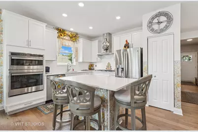 2032 Wentworth Drive, Volo, IL 60020 - Photo 5