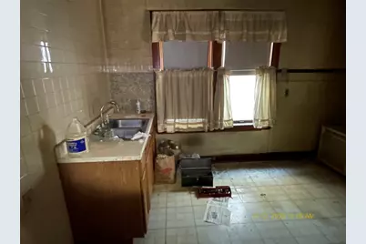 8148 S Brandon Avenue, Chicago, IL 60617 - Photo 7