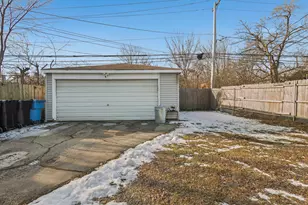 9748 S Merrion Ave, Chicago, IL 60617 - Photo 15