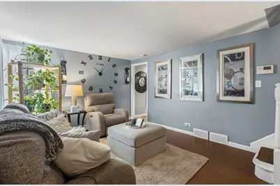 9748 S Merrion Avenue, Chicago, IL 60617 - Photo 3