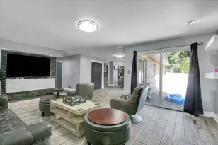 3033 E Hickory Ln, Crete, IL 60417 - Photo 9