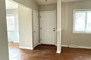 9067 N Clifton Ave, Niles, IL 60714 - Photo 3