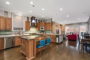 1426 W Melrose St, Chicago, IL 60657 - Photo 13