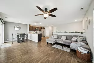 3828 Gansett Pkwy, Elgin, IL 60124 - Photo 3