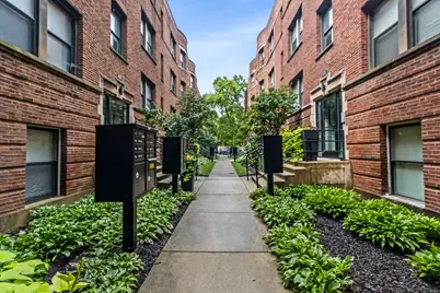 4527 S Drexel Boulevard #1W, Chicago, IL 60653 - Photo 3