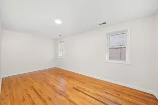 8026 S Coles Ave, Chicago, IL 60617 - Photo 11