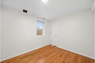 8026 S Coles Avenue #1-G, Chicago, IL 60617 - Photo 9