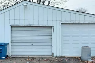 628 Monroe St, Aurora, IL 60505 - Photo 9