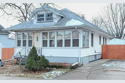 628 Monroe Street, Aurora, IL 60505 - Photo 1