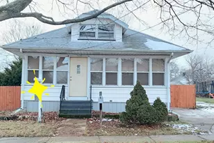 628 Monroe St, Aurora, IL 60505 - Photo 3