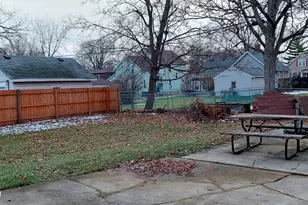 628 Monroe St, Aurora, IL 60505 - Photo 11