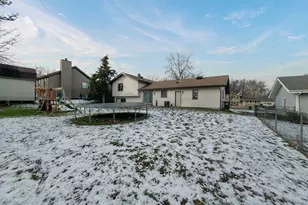 5505 W Shore Dr, McHenry, IL 60050 - Photo 17